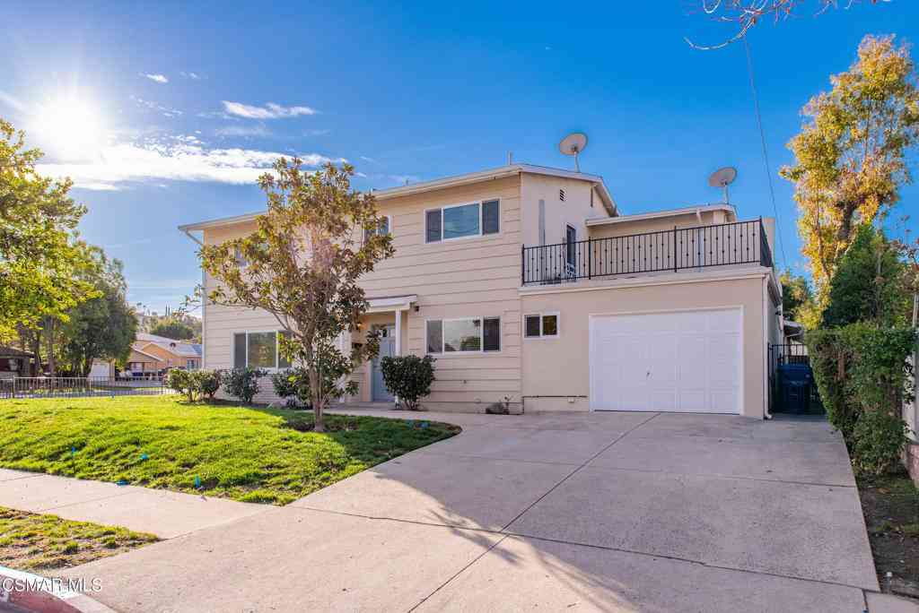 Homes For Sale - 22002 Ybarra Road<br/> Woodland Hills, CA 91364