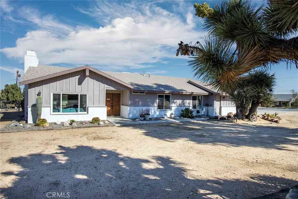 Homes For Sale - 58328 Anaconda Drive<br/> Yucca Valley, CA 92284