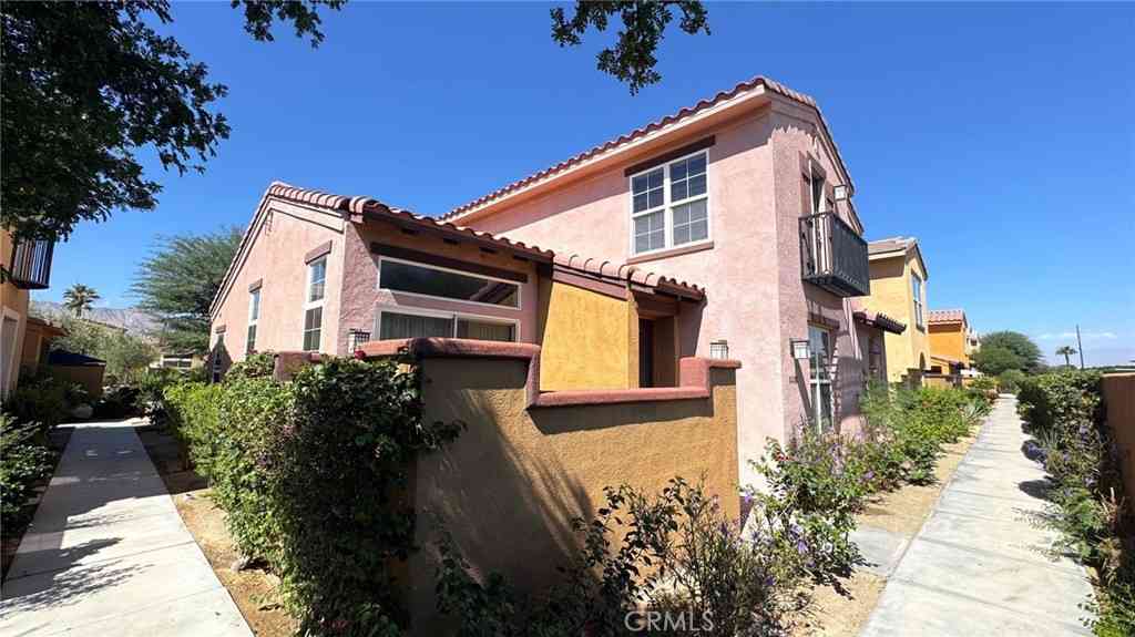 Homes For Rent - 52202 Rosewood<br/> La Quinta, CA 92253