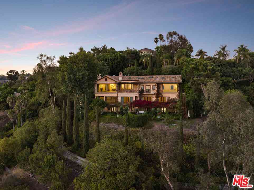 Homes For Sale - 1005 Bel Air Court<br/> Los Angeles, CA 90077