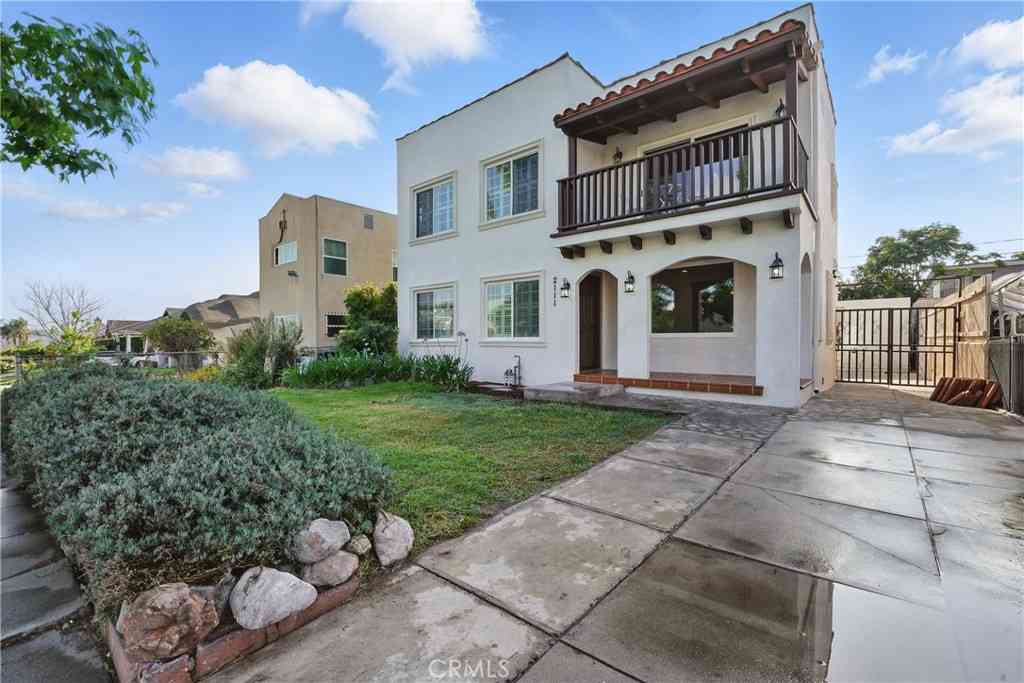 Homes For Sale - 2111 S Bronson Ave<br/> Los Angeles, CA 90018
