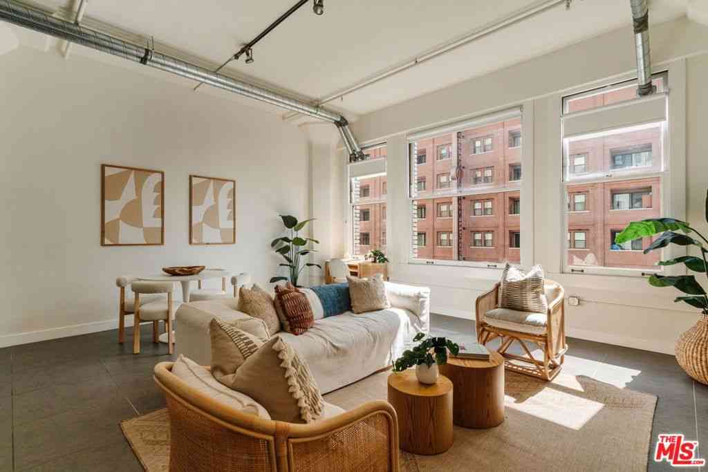 Condo For Sale - 939 S Broadway #404<br/> Los Angeles, CA 90015