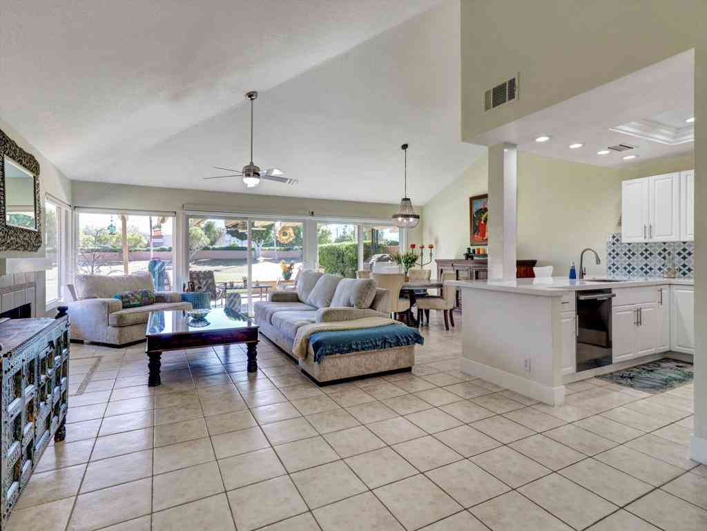 Condo For Rent - 77897 Woodhaven Dr S Drive S<br/> Palm Desert, CA 92211