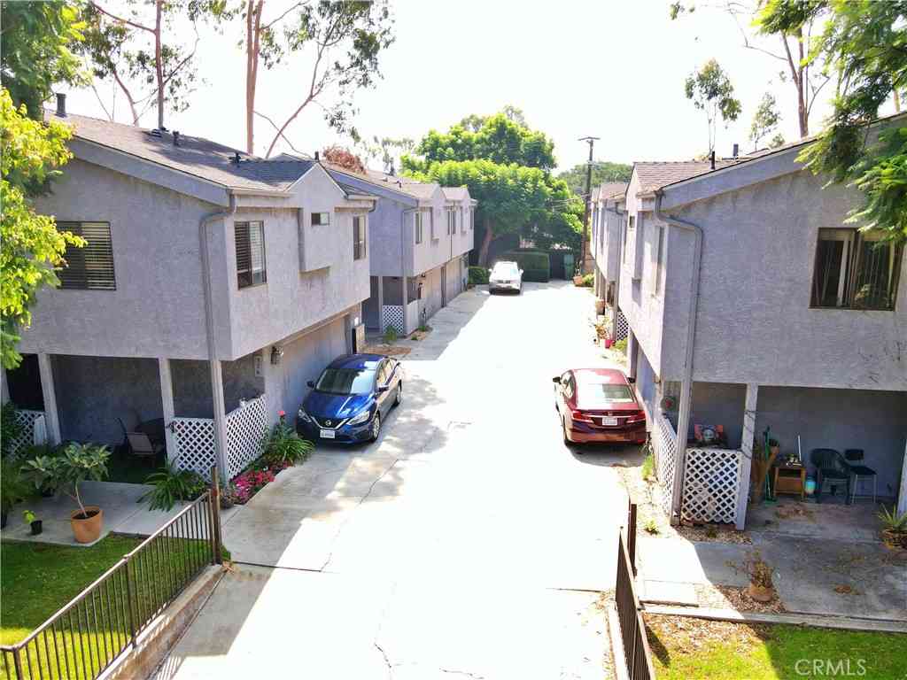 Multifamily For Sale - 376 E Hillsdale Street<br/> Inglewood, CA 90302