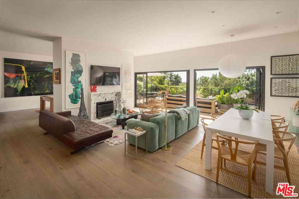 Homes For Sale - 391 N Saltair Avenue<br/> Los Angeles, CA 90049