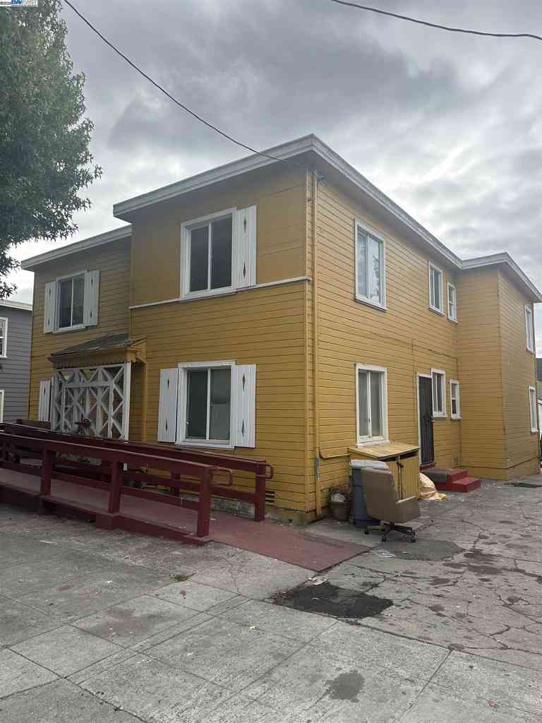 Multifamily For Sale - 5651 Telegraph<br/> Oakland, CA 94609