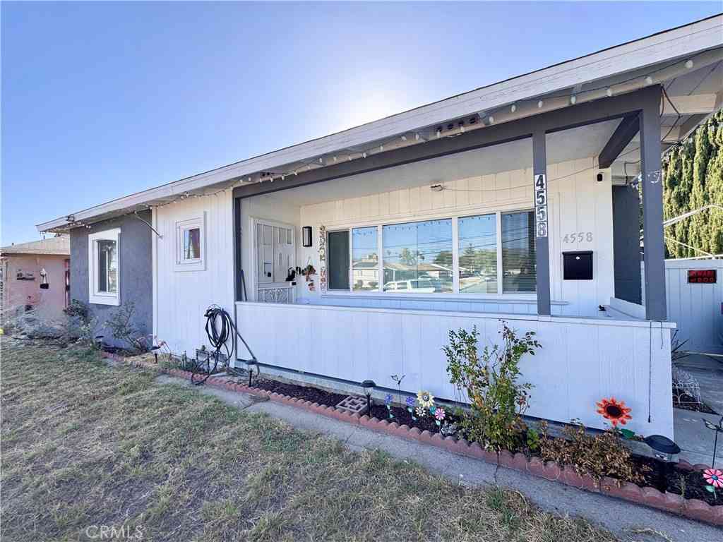Homes For Sale - 4558 N Mountain View<br/> San Bernardino, CA 92407