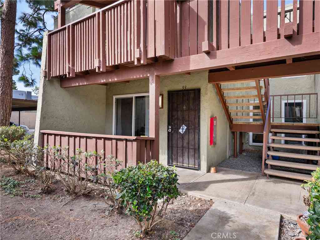 Condo For Sale - 1030 W Macarthur #93<br/> Santa Ana, CA 92707