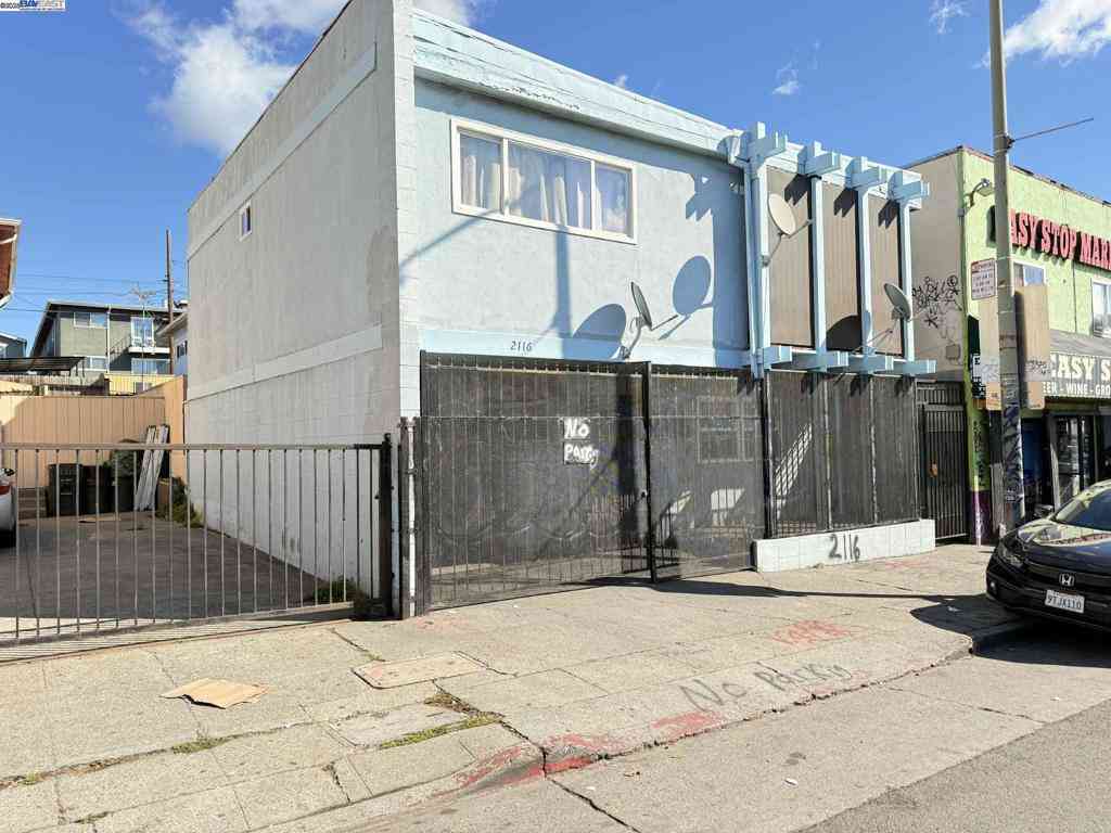 Multifamily For Sale - 2116 International Blvd<br/> Oakland, CA 94606