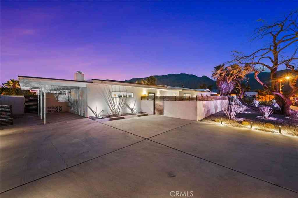 Homes For Sale - 1055 E Racquet Club<br/> Palm Springs, CA 92262