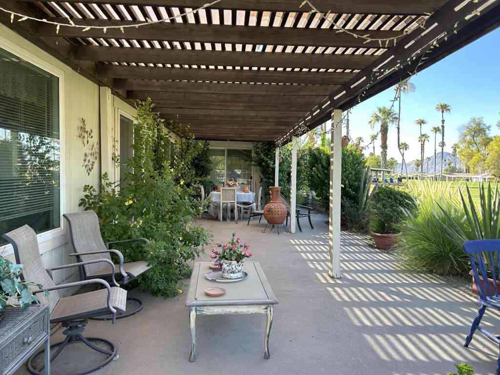Mobile Home For Sale - 73450 Country Club Drive #190<br/> Palm Desert, CA 92260