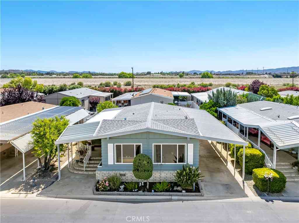 Mobile Home For Sale - 2230 Lake Park #170<br/> San Jacinto, CA 92583