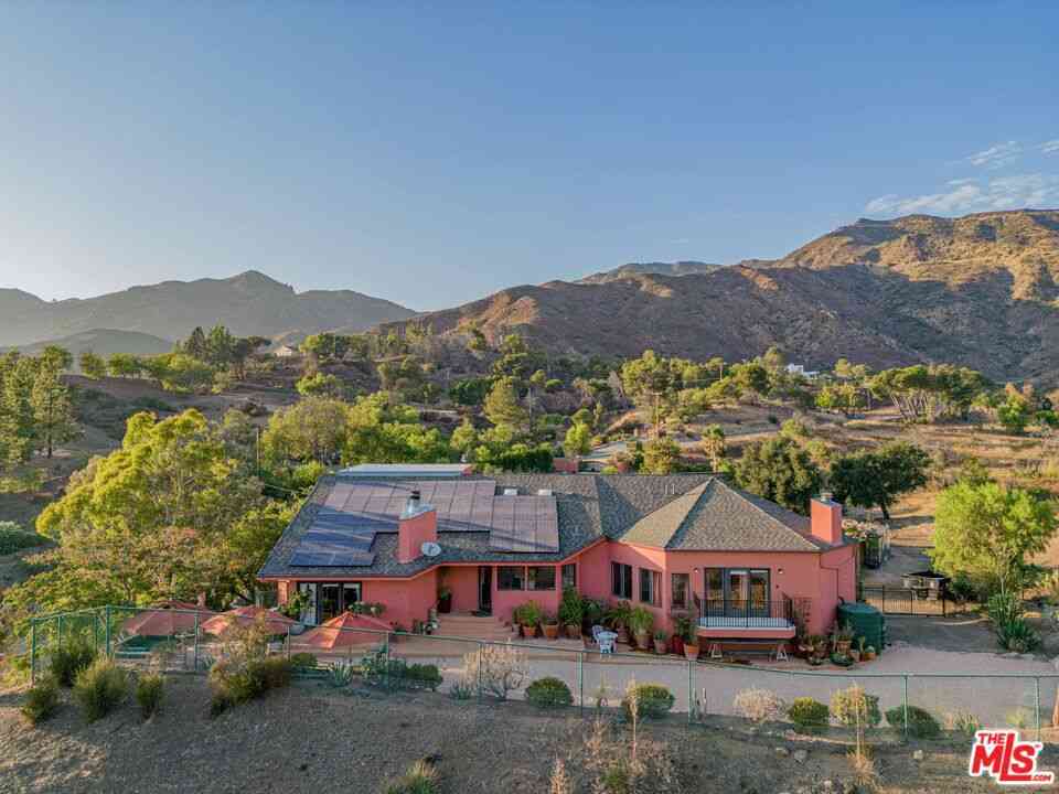 Homes For Rent - 34136 Mulholland Highway<br/> Malibu, CA 90265