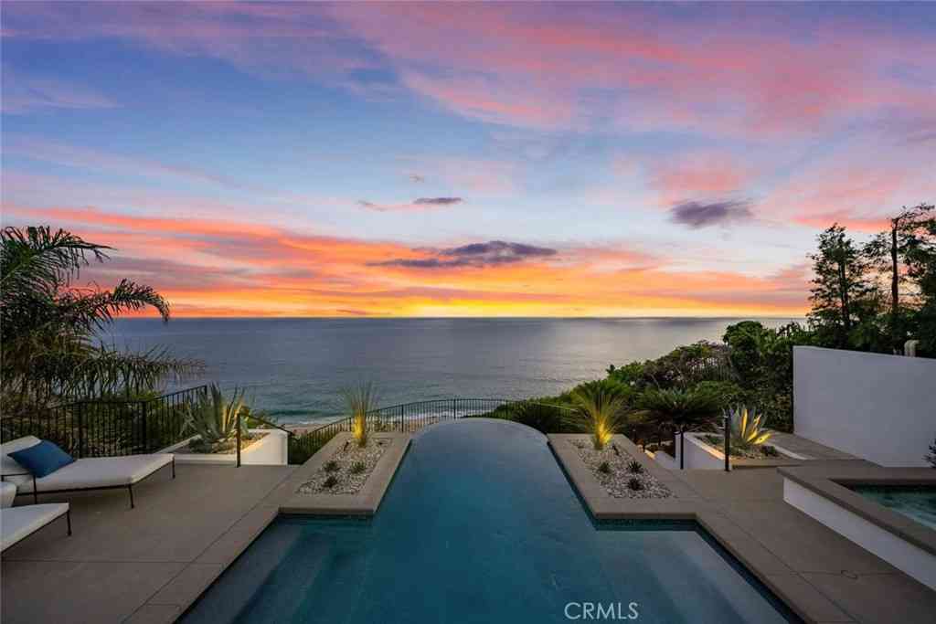 Homes For Rent - 32101 S Coast Hwy<br/> Laguna Beach, CA 92651