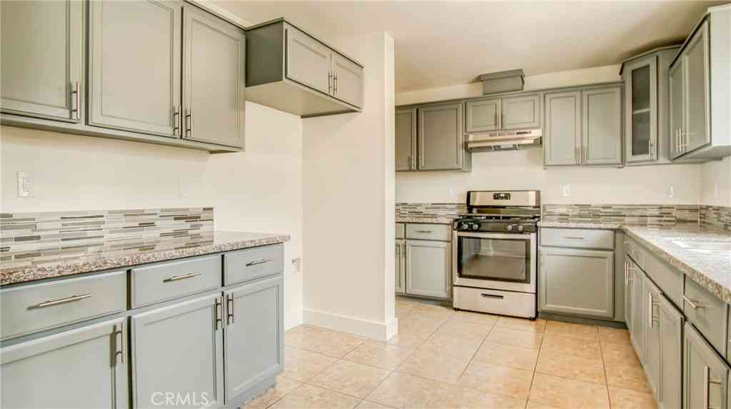 Multifamily For Rent - 330 E 101st St<br/> Los Angeles, CA 90003
