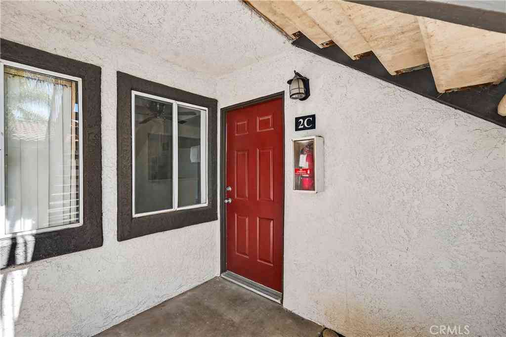 Condo For Sale - 16377 Lakeshore #2C<br/> Lake Elsinore, CA 92530