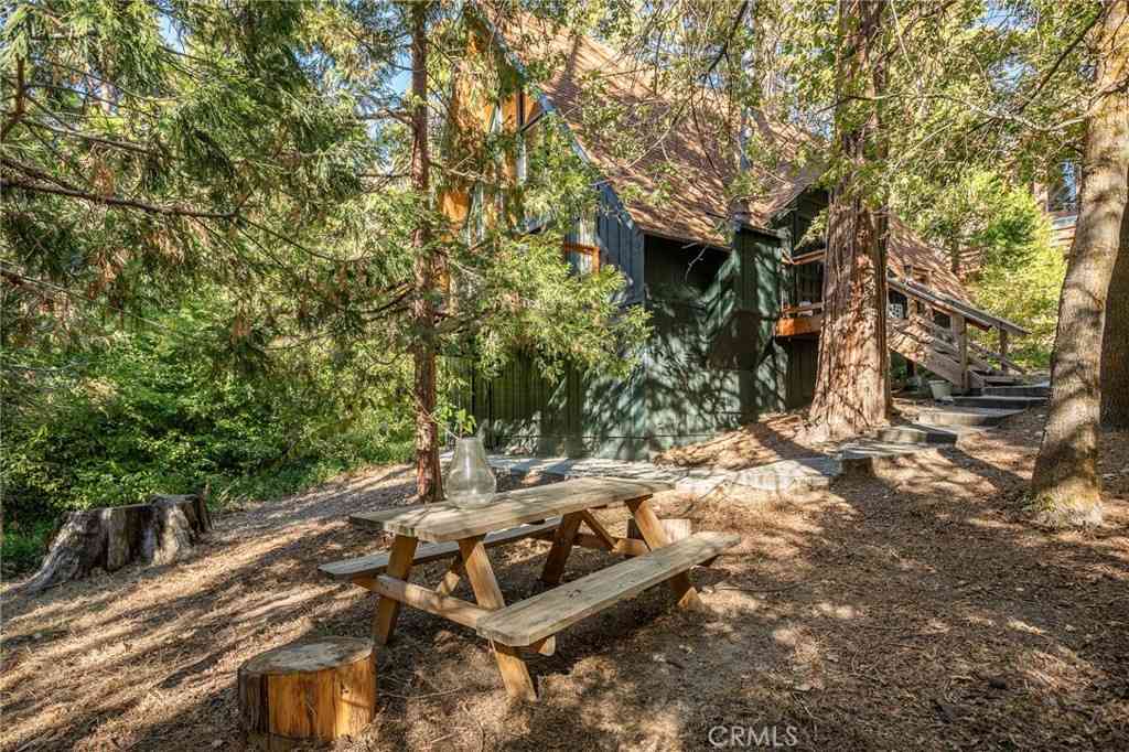Homes For Sale - 385 Birchwood Drive<br/> Lake Arrowhead, CA 92352