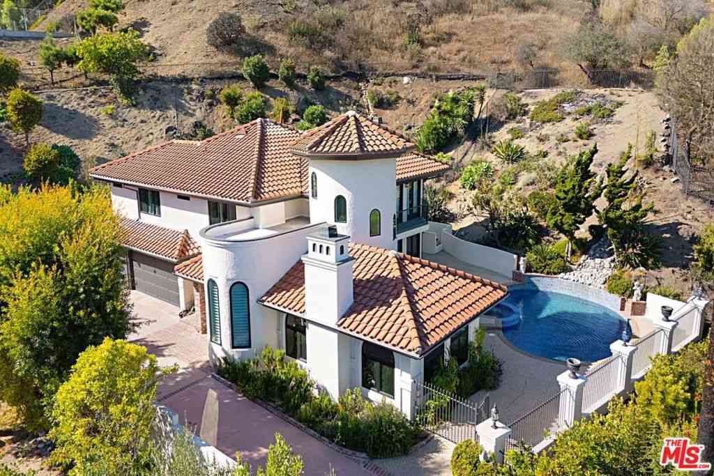 Homes For Rent - 16581 Via Floresta<br/> Pacific Palisades, CA 90272