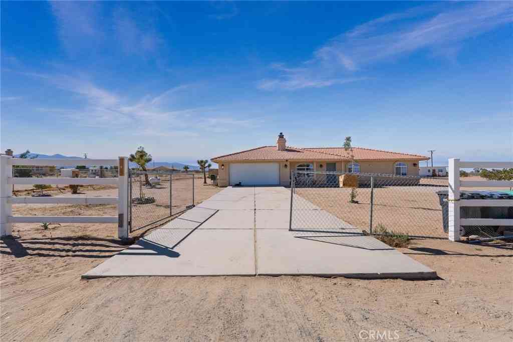 Homes For Sale - 11164 White Road<br/> Victorville, CA 92392