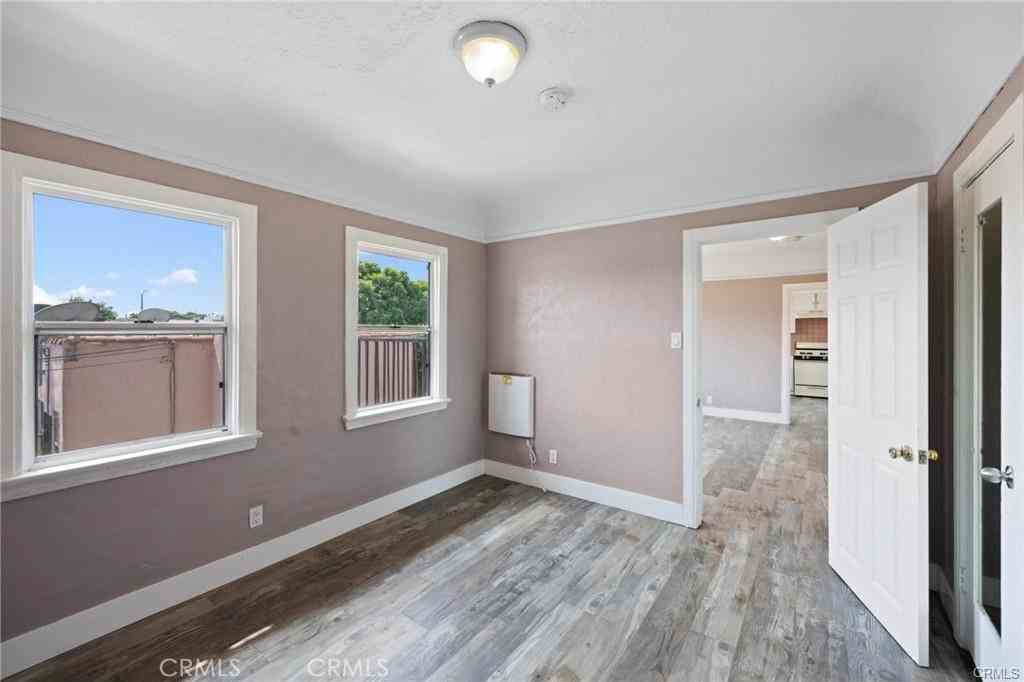 Condo For Rent - 845 W 75th Street #847 1/2<br/> Los Angeles, CA 90044