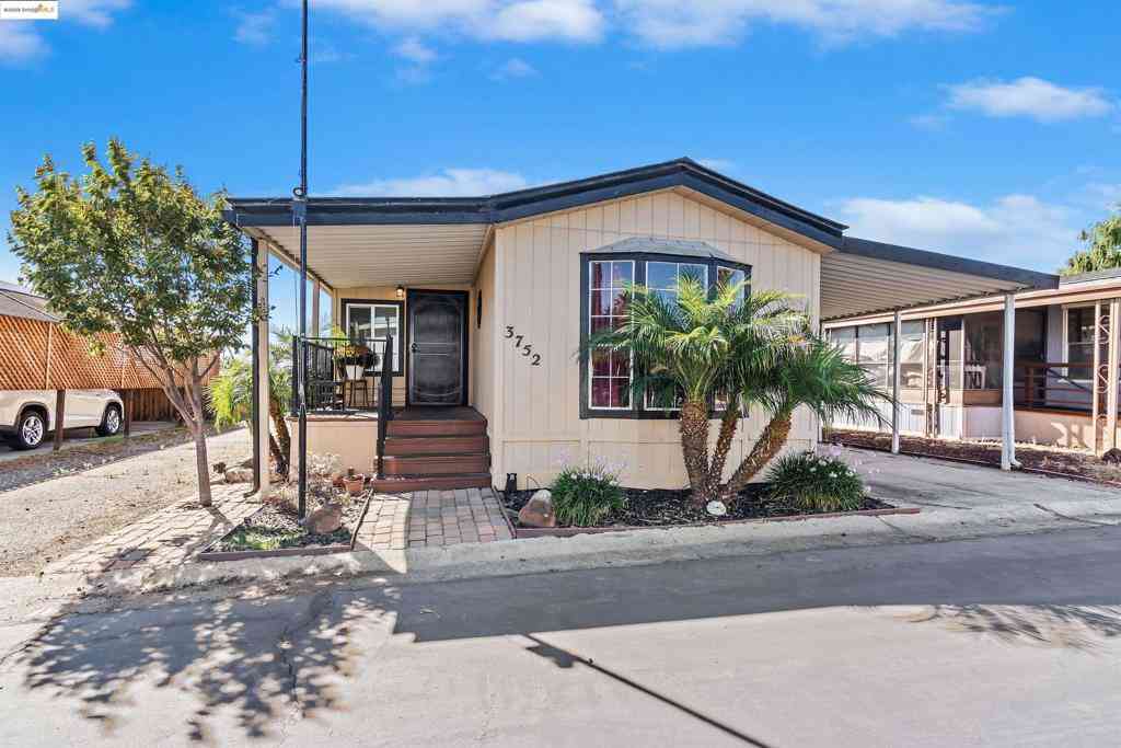 Mobile Home For Sale - 3752 Porter Cir<br/> Bethel Island, CA 94511