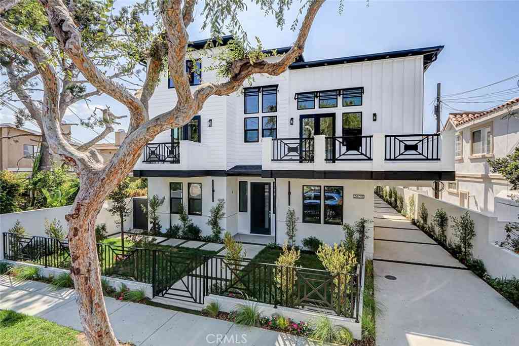 Townhouse For Sale - 2604 Grant Avenue #B<br/> Redondo Beach, CA 90278