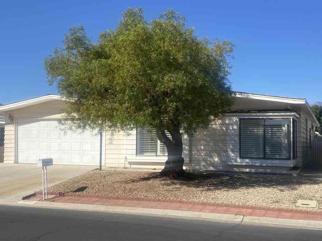 Mobile Home For Sale - 39641 Desert Greens Drive E<br/> Palm Desert, CA 92260