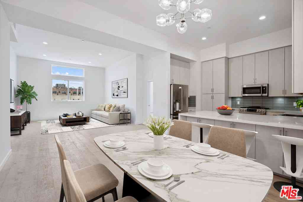 Condo For Sale - 1746 Garfield Place #302<br/> Los Angeles, CA 90028