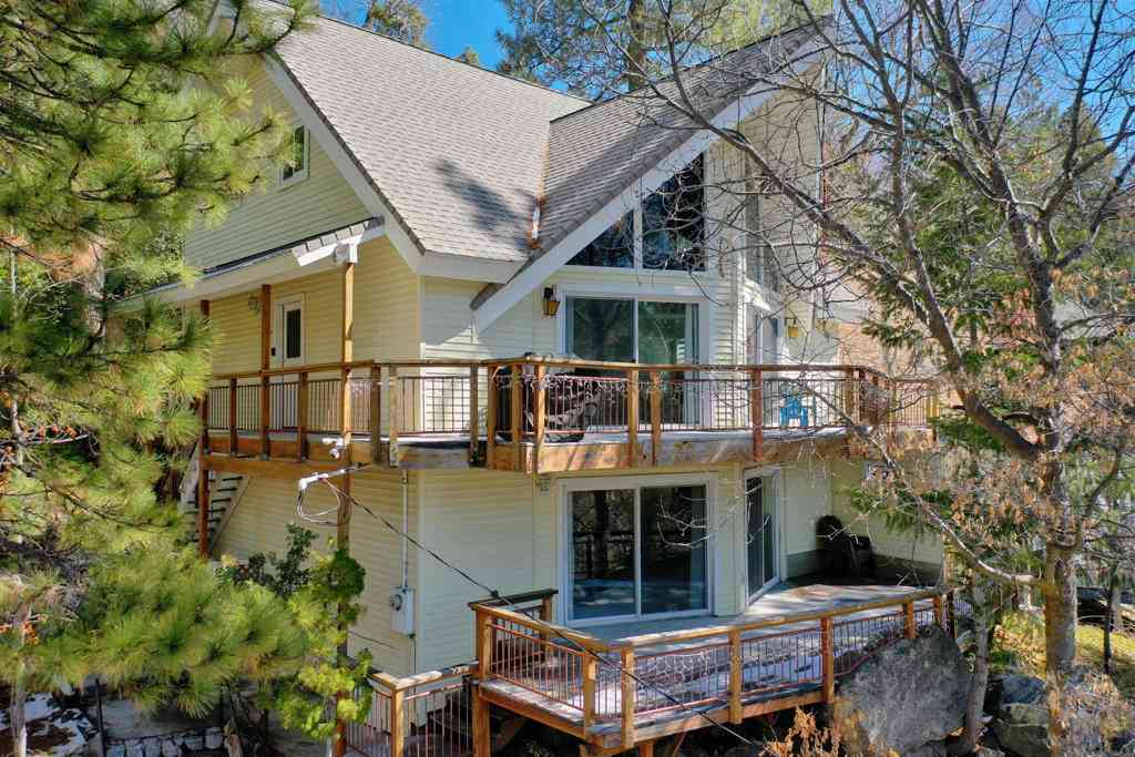 Homes For Sale - 27622 W Shore Road<br/> Lake Arrowhead, CA 92352