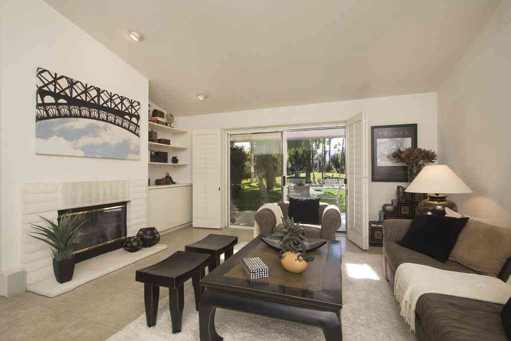 Condo For Sale - 794 Montana Vista Drive<br/> Palm Desert, CA 92211