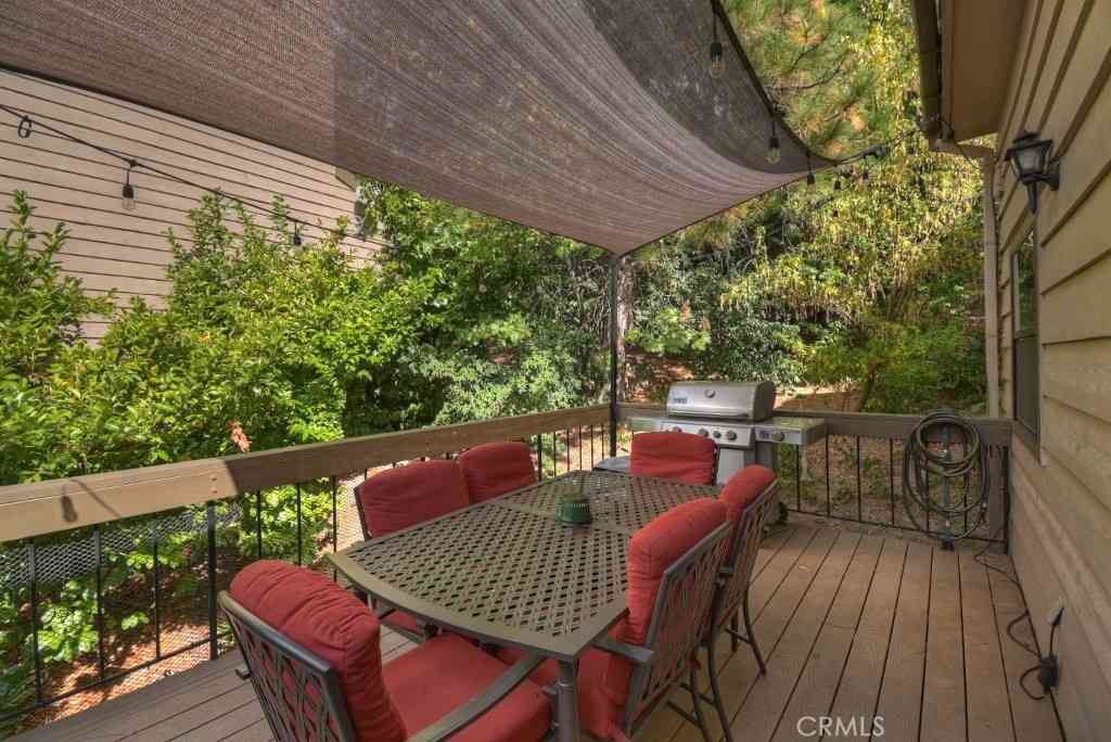 Townhouse For Sale - 27821 Peninsula Drive #328<br/> Lake Arrowhead, CA 92352