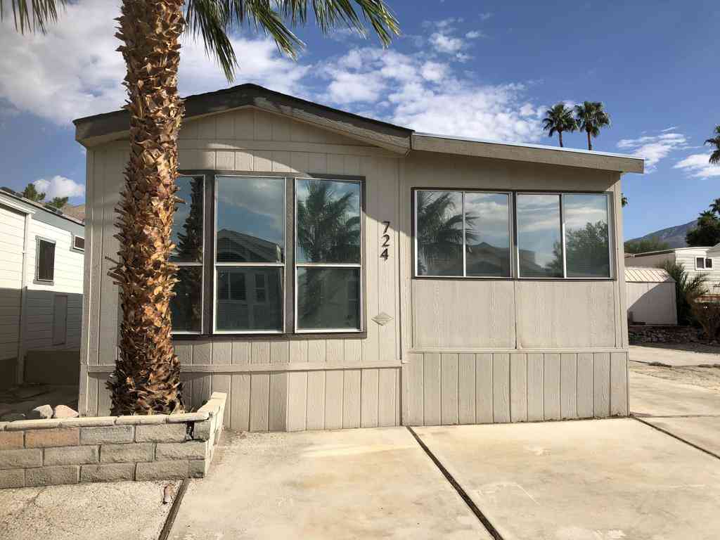 Mobile Home For Sale - 74711 Dillon Rd Spc 724<br/> Desert Hot Springs, CA 92241