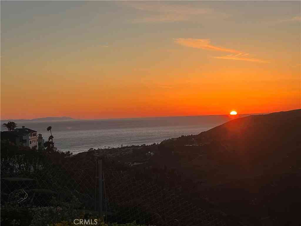 Homes For Rent - 1569 Skyline<br/> Laguna Beach, CA 92651