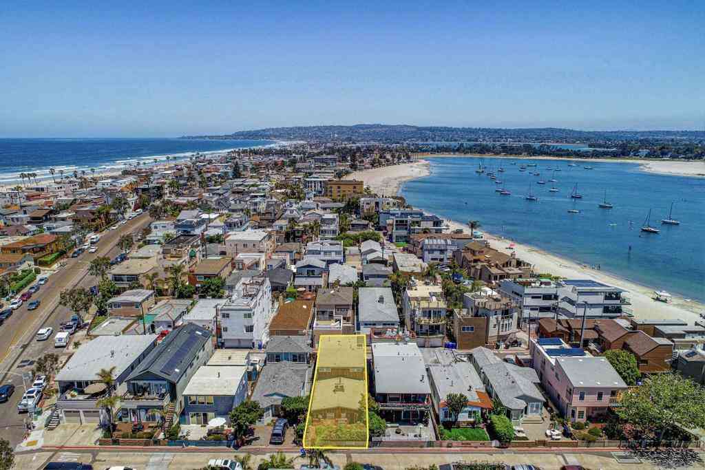 Homes For Sale - 818-820 San Luis Rey Place<br/> San Diego, CA 92109