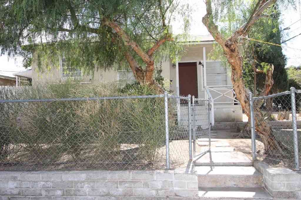 Homes For Sale - 100 E Desert View<br/> Barstow, CA 92311