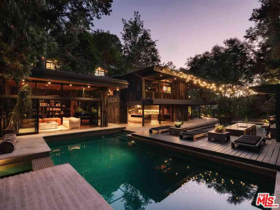 Homes For Sale - 2563 Nichols Canyon Road<br/> Los Angeles, CA 90046