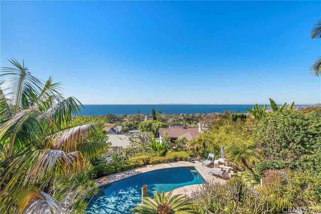 Homes For Rent - 875 Coast View Drive<br/> Laguna Beach, CA 92651