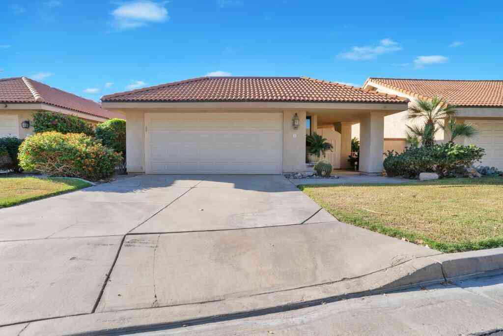 Condo For Sale - 5 Acapulco Drive Drive<br/> Palm Desert, CA 92260