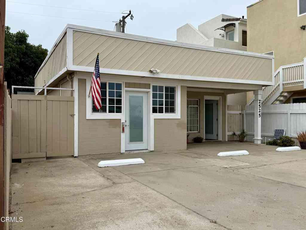 Homes For Sale - 2525 Roosevelt Boulevard<br/> Ventura County, Oxnard, CA 93035