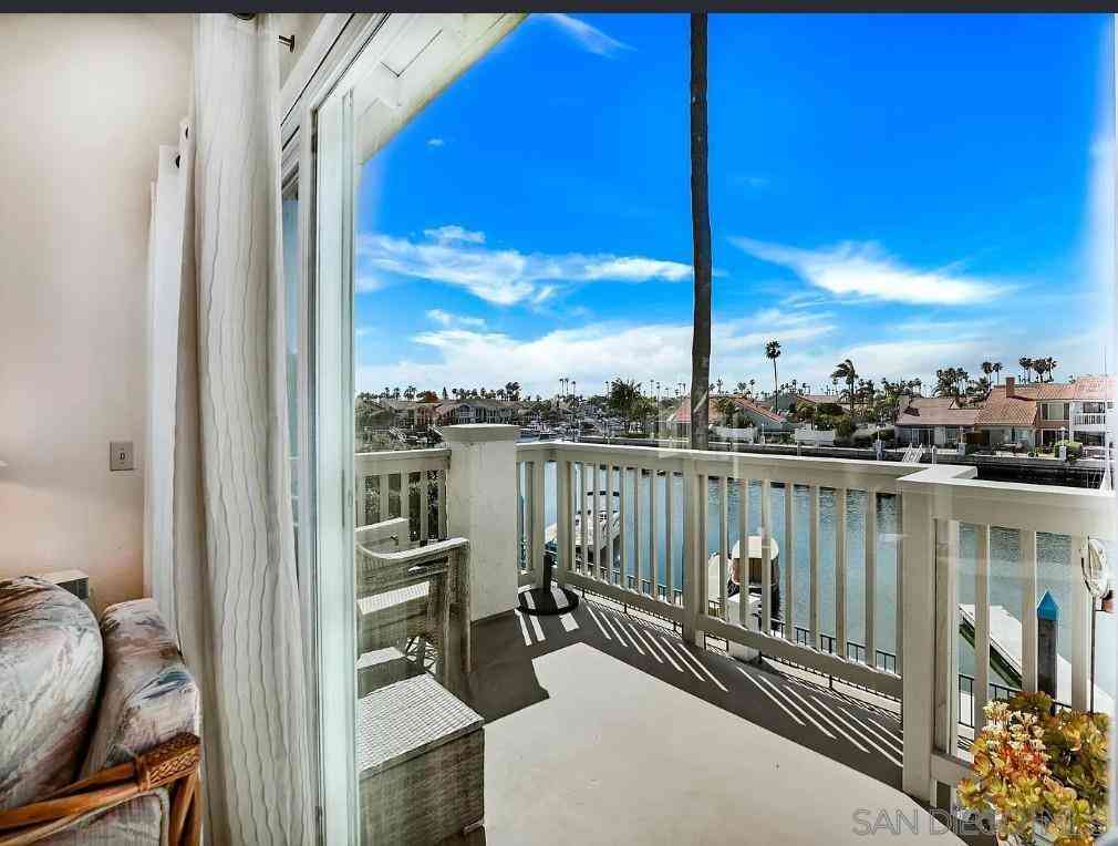Homes For Rent - 66 W Kingston Ct<br/> Coronado, CA 92118