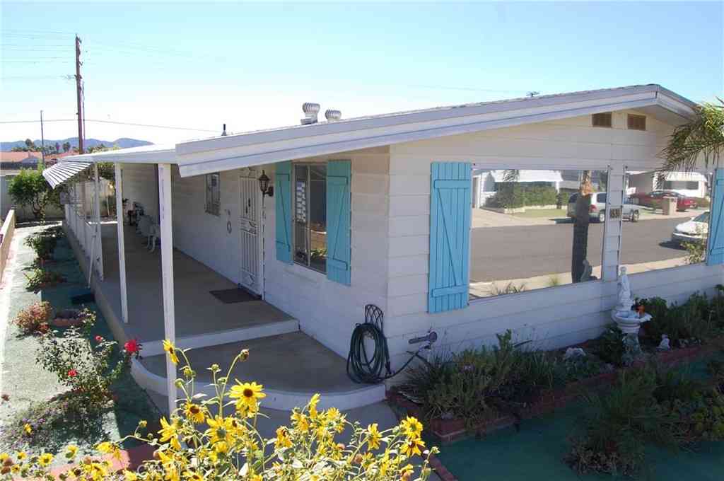 Mobile Home For Sale - 1631 Bella Vista<br/> Hemet, CA 92543