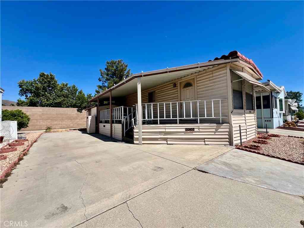Mobile Home For Sale - 1239 Frontier Avenue<br/> San Jacinto, CA 92583