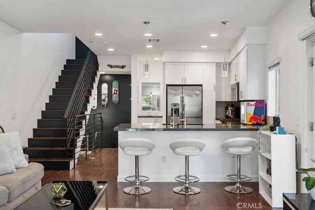 Homes For Sale - 2222 1/2 Strata<br/> Los Angeles County, Eagle Rock, CA 90041
