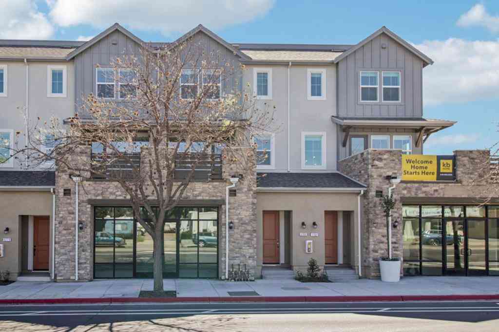 Townhouse For Sale - 3769 Castro Valley Boulevard<br/> Castro Valley, CA 94546