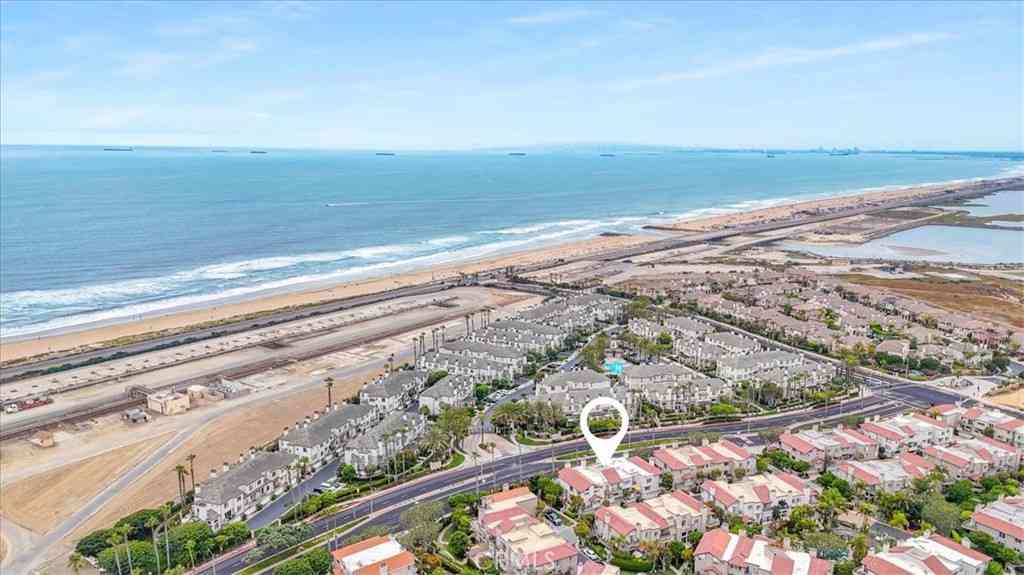 Condo For Rent - 19381 Maidstone<br/> Huntington Beach, CA 92648