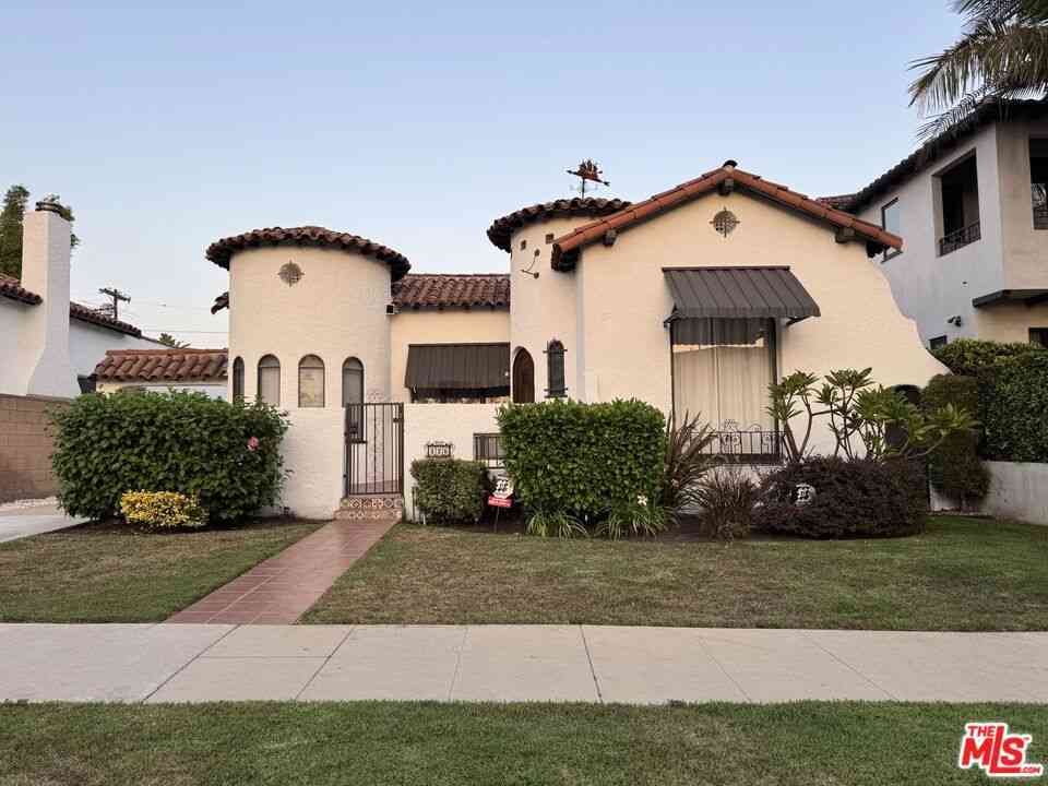 Homes For Rent - 326 N La Jolla Avenue<br/> Los Angeles, CA 90048