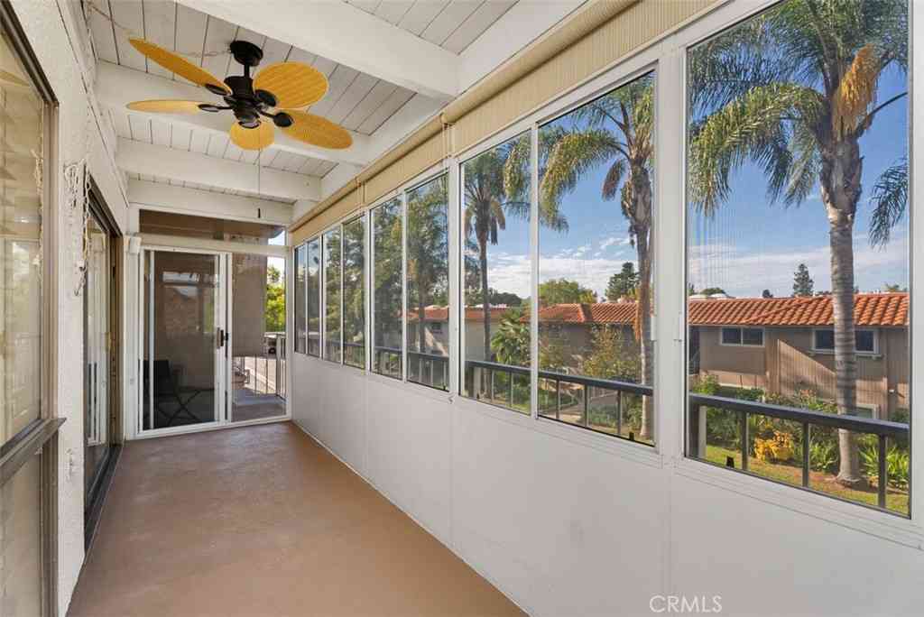 Condo For Sale - 881 Via Mendoza #D<br/> Laguna Woods, CA 92637