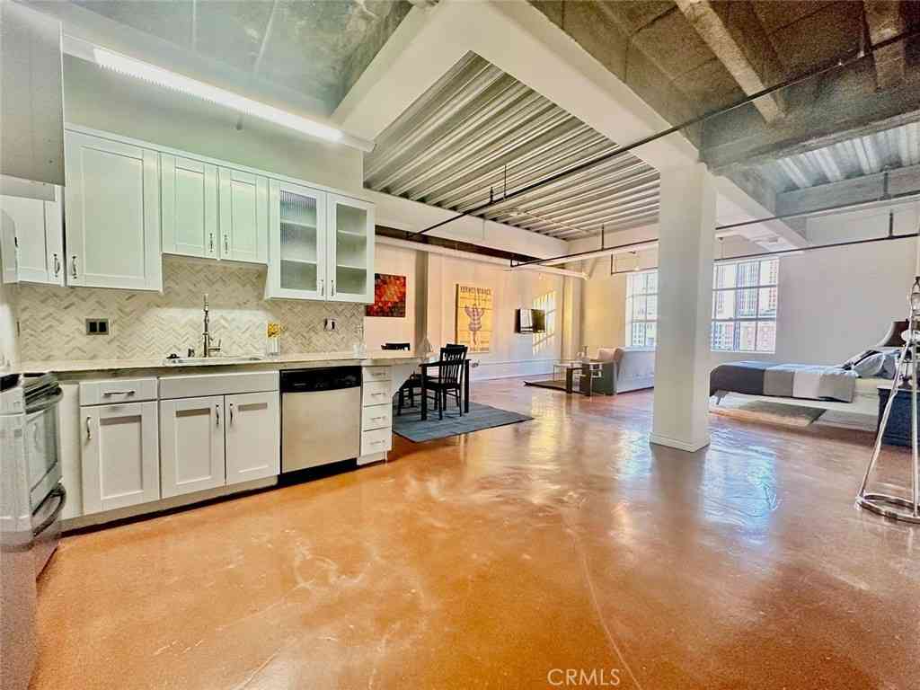 Condo For Rent - 312 W 5th Street #1105<br/> Los Angeles, CA 90013