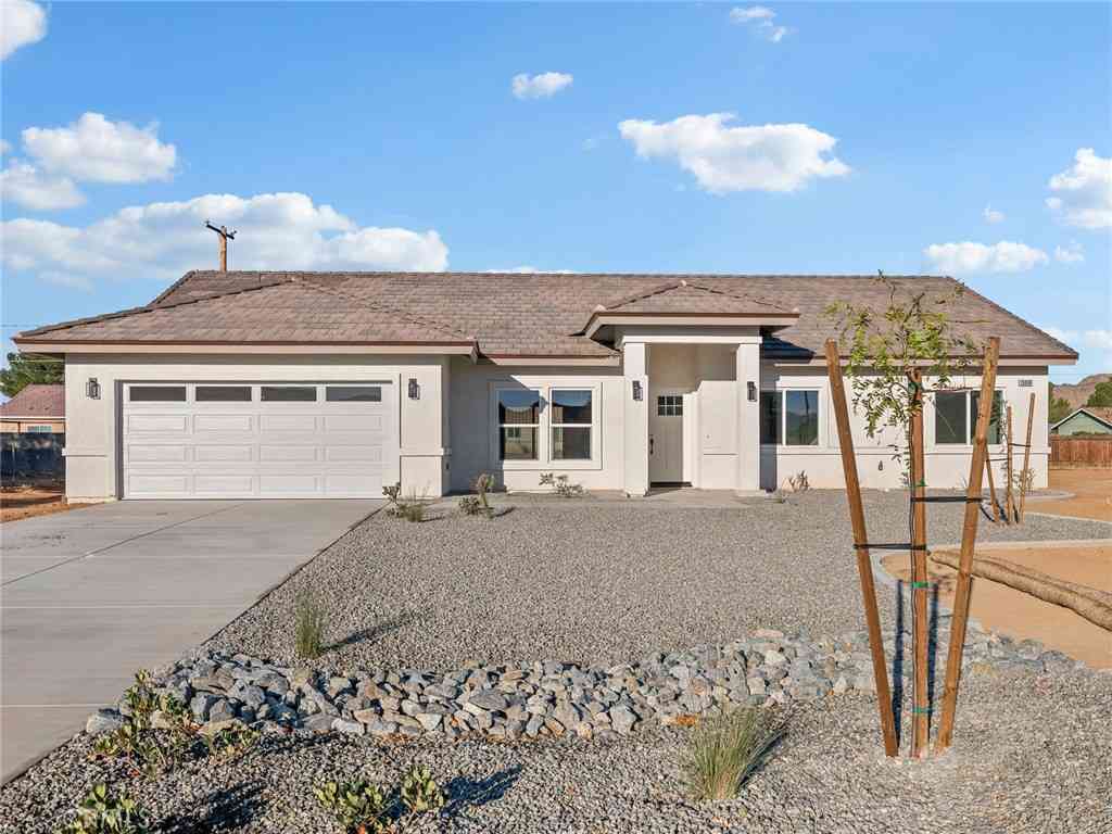 Homes For Sale - 15590 Dale Evans Parkway<br/> Apple Valley, CA 92307