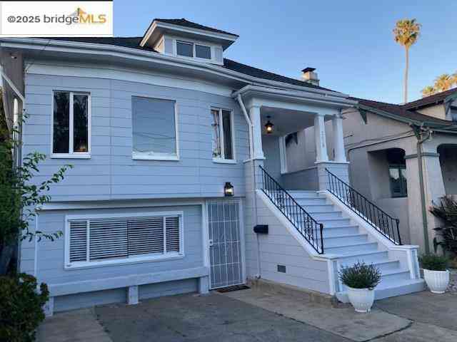 Homes For Sale - 2628 School  St<br/> Oakland, CA 94602